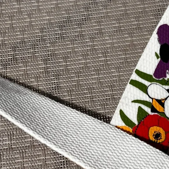 Relic Floral Belt White Multi 70s Vibe 42.5 in Silver Tone Buckle Bumblebee Boho - Picture 6 of 6